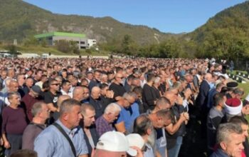 Sahranjeno 19 žrtava stravičnih poplava u Jablanici