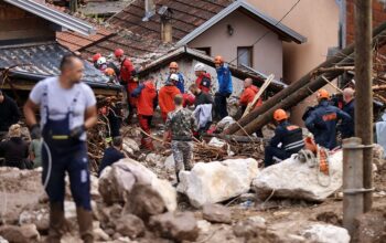 Kiša i mrak prekinuli potragu u Jablanici