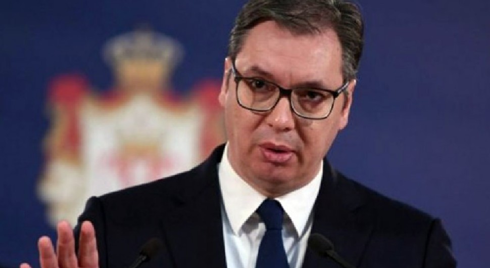 Vučić: Srpsku trobojku niko nije pobedio, pa ni oni koji protestuju u Novom Sadu