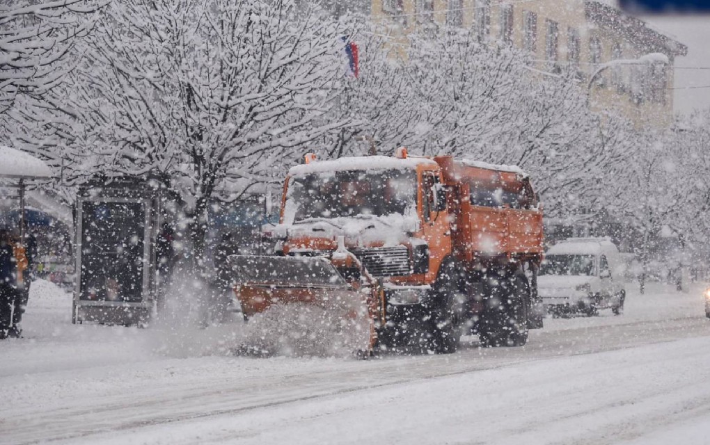 Ako trebate pomoć zbog snijega na putevima u Banjaluci, njima se obratite