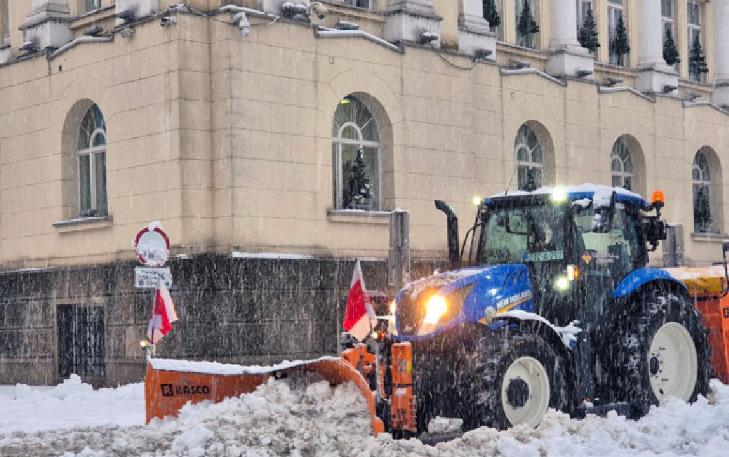 Dva kamiona završila u kanalu, jedan se prevrnuo