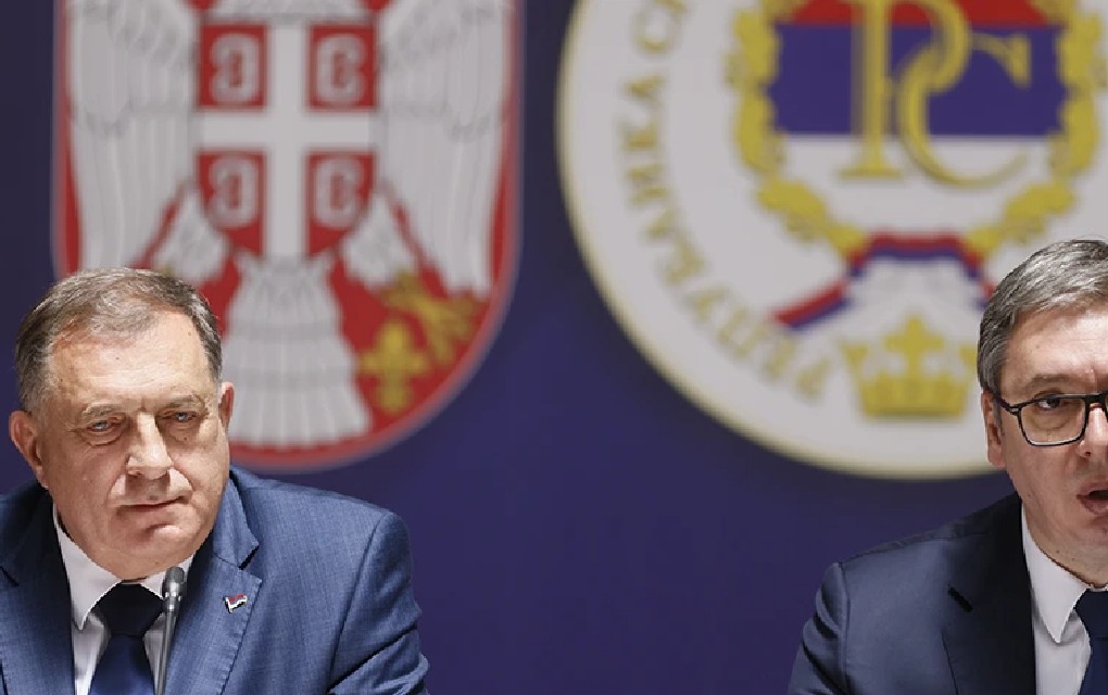 Dodik čestitao Vučiću: Srbija i Srpska još bliže povezane