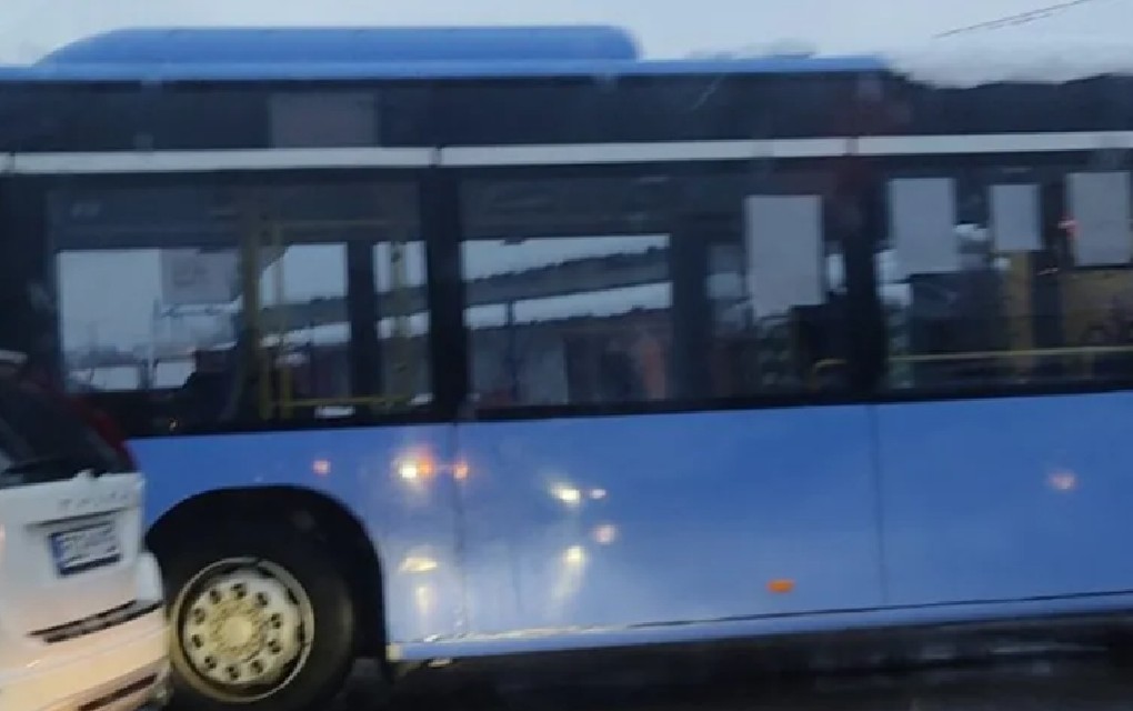 Sudar autobusa i automobila u Banjaluci: Gužve u saobraćaju