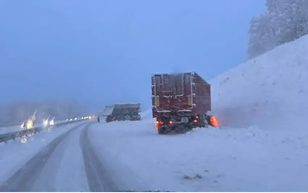 Kamioni se popriječili na autoputu 9. januar