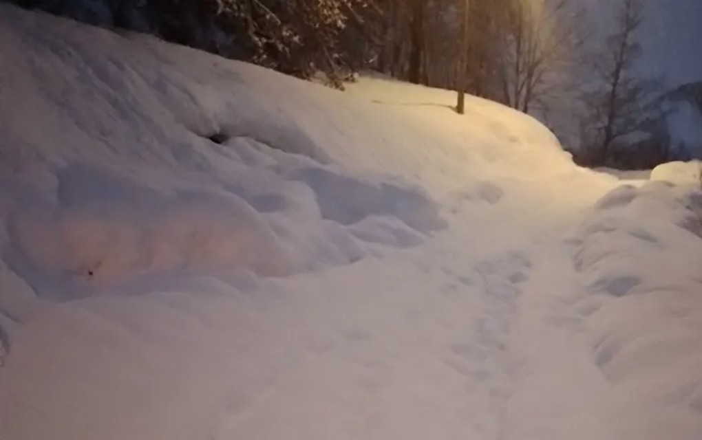 Treći dan kolaps u Banjaluci: Većina ulica i gotovo svi trotoari neraščićeni