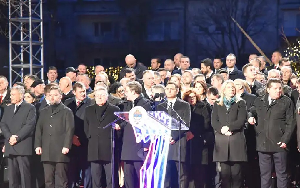 Banjaluka u bojama trobojke, zvaničnici Srpske i Srbije na Trgu Krajine