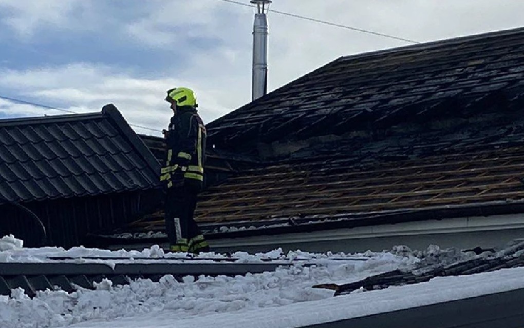 Izbio požar na krovu porodične kuće u Banjaluci