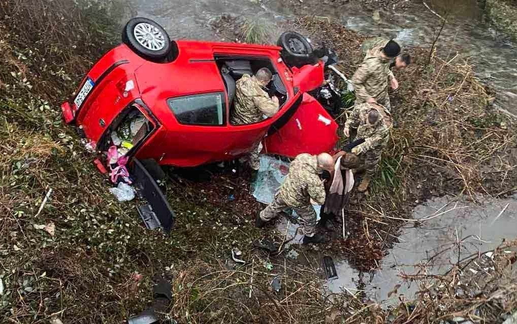 Žena sletjela s mosta, pomogli joj pripadnici Oružanih snaga