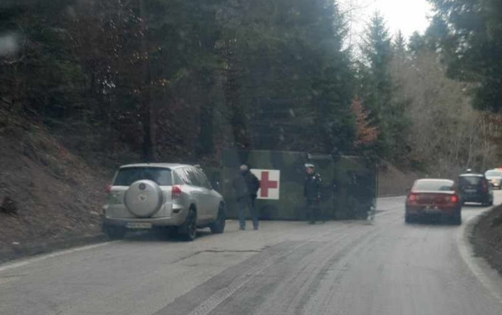 Prevrnulo se vojno vozilo OS BiH, hitna naišla i ukazala pomoć vozaču