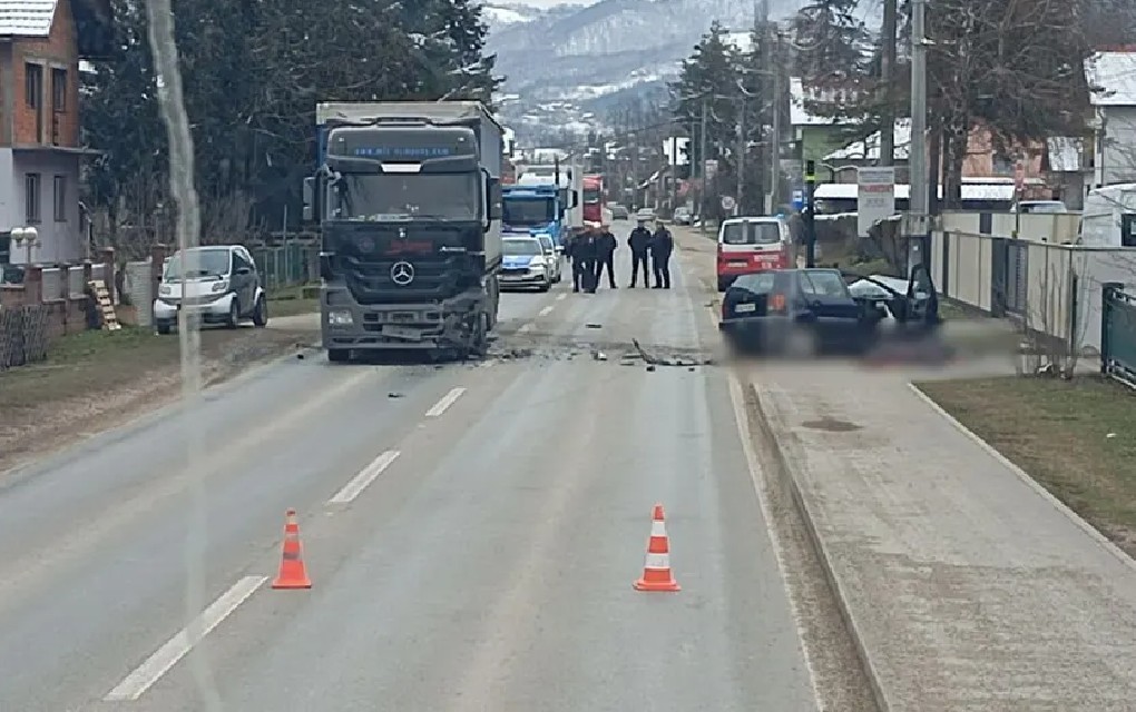 Jeziva saobraćajka kod Doboja: Poginula žena!