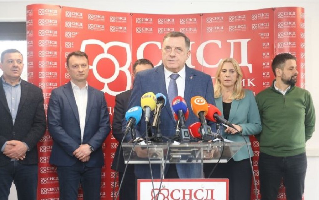 Dodik: Pozivam sve građane da u srijedu umjesto ispred Suda BIH budu ispred NSRS