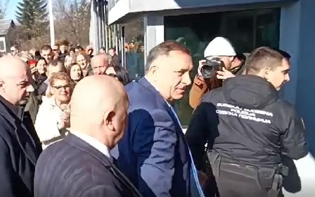 Predsjednik Dodik stigao u Sud BiH: Sarajevom se ori “Mile, Mile“