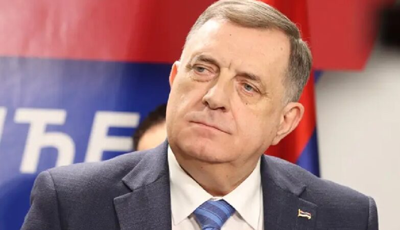 Dodik sa fudbalerima i stručnim štabom 'Borca'