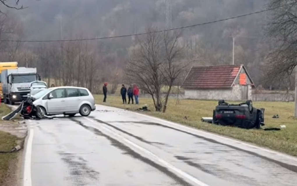 Teška saobraćajka kod Bratunca: Jedna osoba poginula, tri povrijeđene