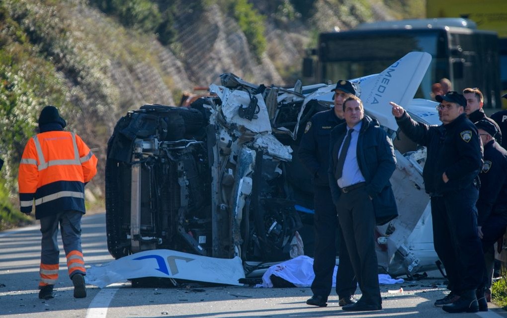 Dubrovnik: Stijena pala na kombi, poginula jedna osoba