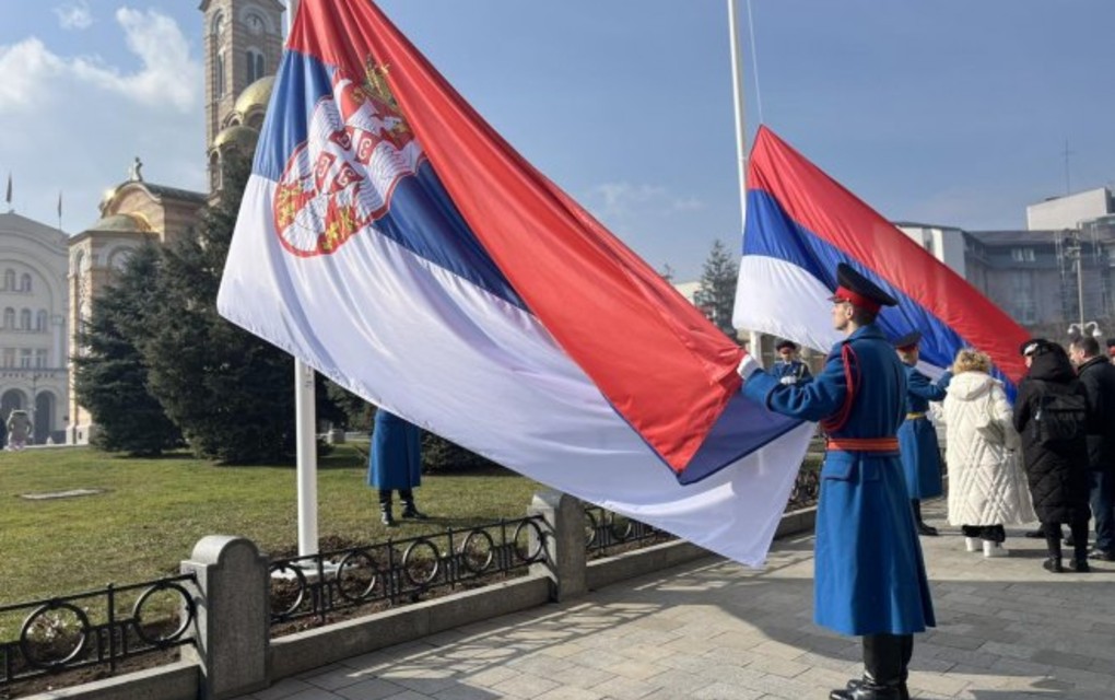 Zastave Republike Srpske i Srbije u CENTRU BANJALUKE!