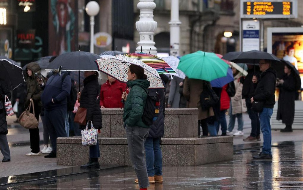 Danas oblačno i svježije, povremeno sa padavinama