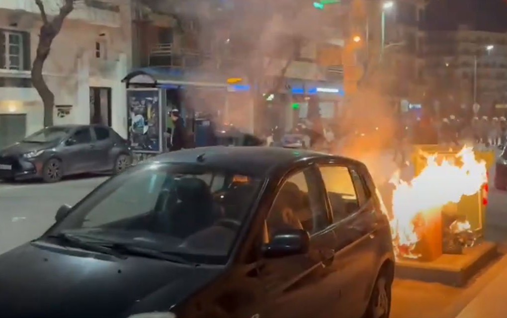Haos na ulicama Soluna: Demonstranti bacaju Molotovljeve koktele