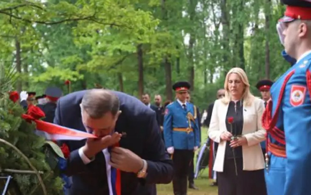 Na Grobnom polju “Topole“ položeni vijenci i cvijeće