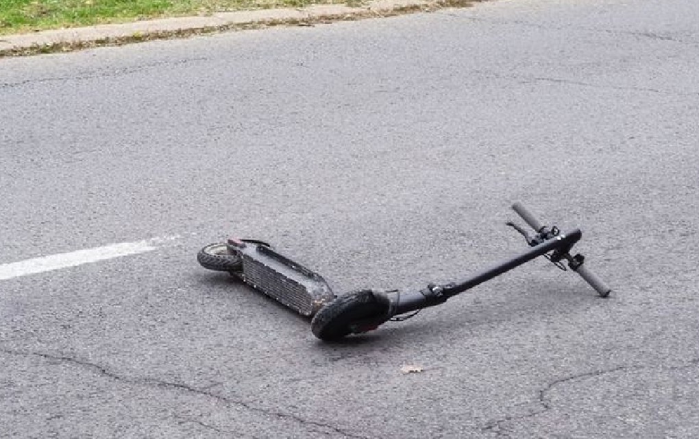Saobraćajka u Banjaluci: Djevojke na trotinetu udario automobil