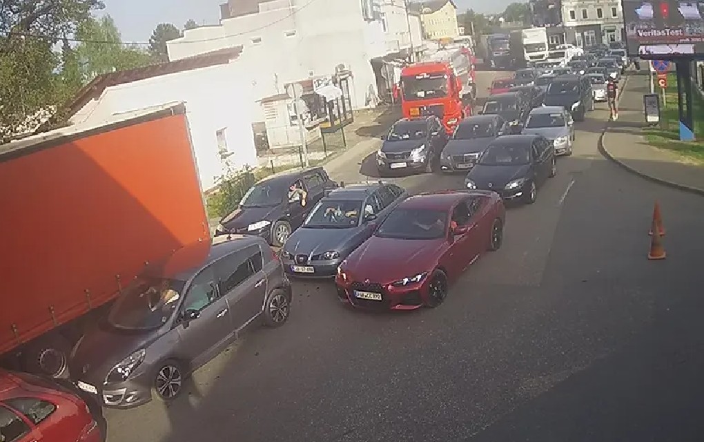 Gužve na više graničnih prelaza