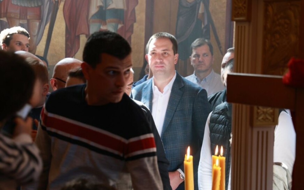 „Vaskrs je praznik VJERE I LJUBAVI“ Selak prisustvovao liturgiji u Hramu Pokrova Presvete Bogorodice