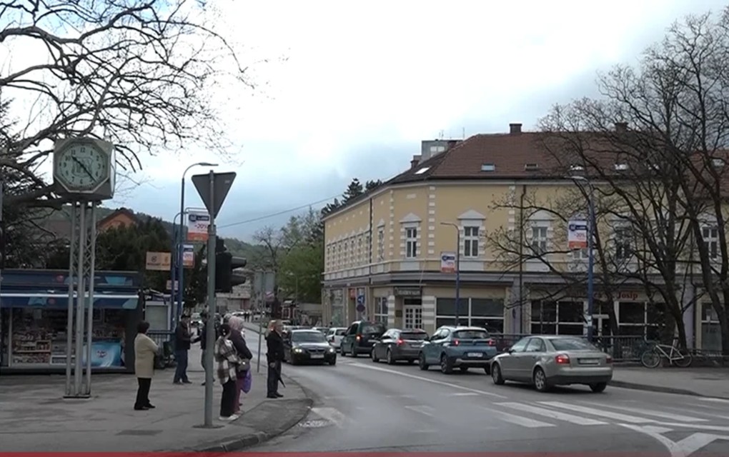 Stanovnici FBiH o njihovim političarima: Svi s kupljenim diplomama i glupavim glavama