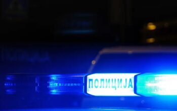 Bivšu ženu gurnuo niz stepenice pred očima djeteta (7)
