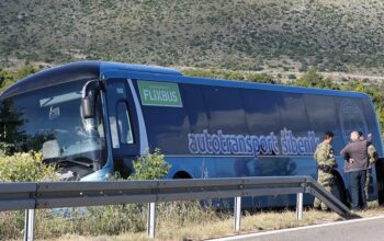 Autobus pun hrvatskih vojnika sletio u povratku iz Knina