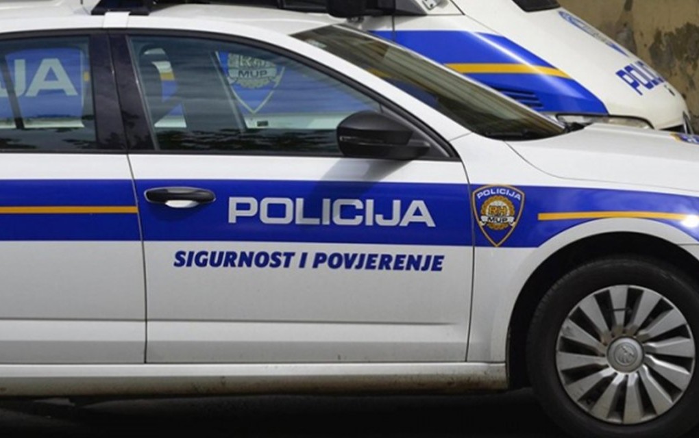 Masovna tuča navijača Dinama i Hajduka uoči utakmice