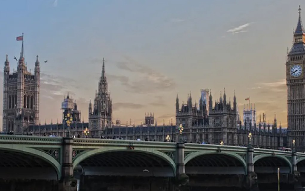 Nestalo struje u Londonu, nastala panika: Еvakuacija u toku