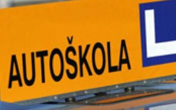 Sudar motocikla i vozila auto-škole