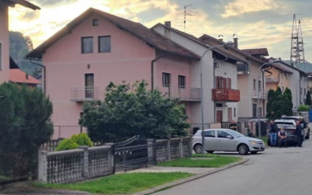 Nakon milionske pljačke razbojnik u klubu presvukao majicu?!