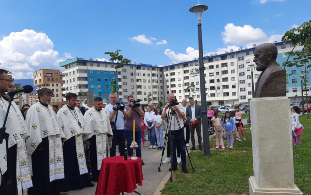 Pop Žućo u parku velikana