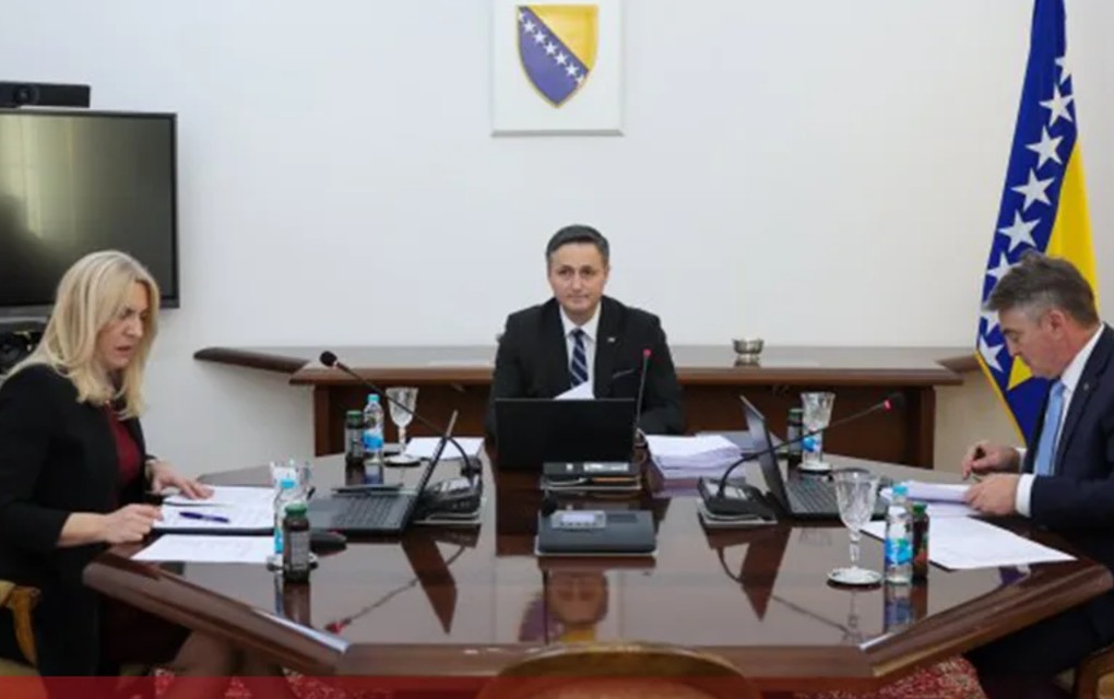 Cvijanović pokreće veto, Komšić i Bećirović se uzdaju u opoziciju Srpske