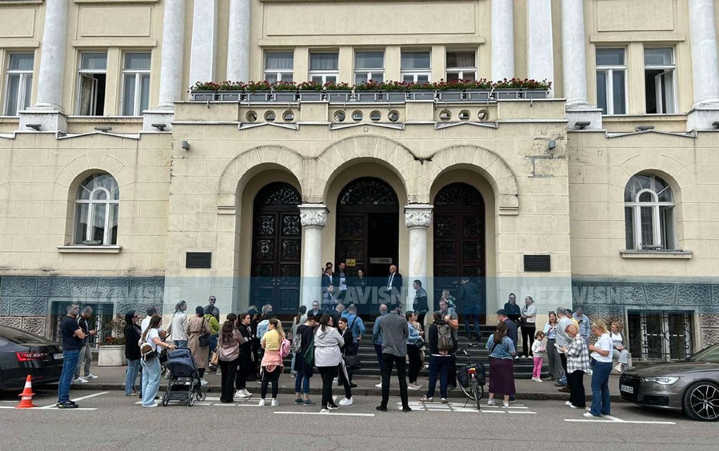 Zbog neisplaćenih subvencija roditelji ponovo pred Gradskom upravom Banjaluka