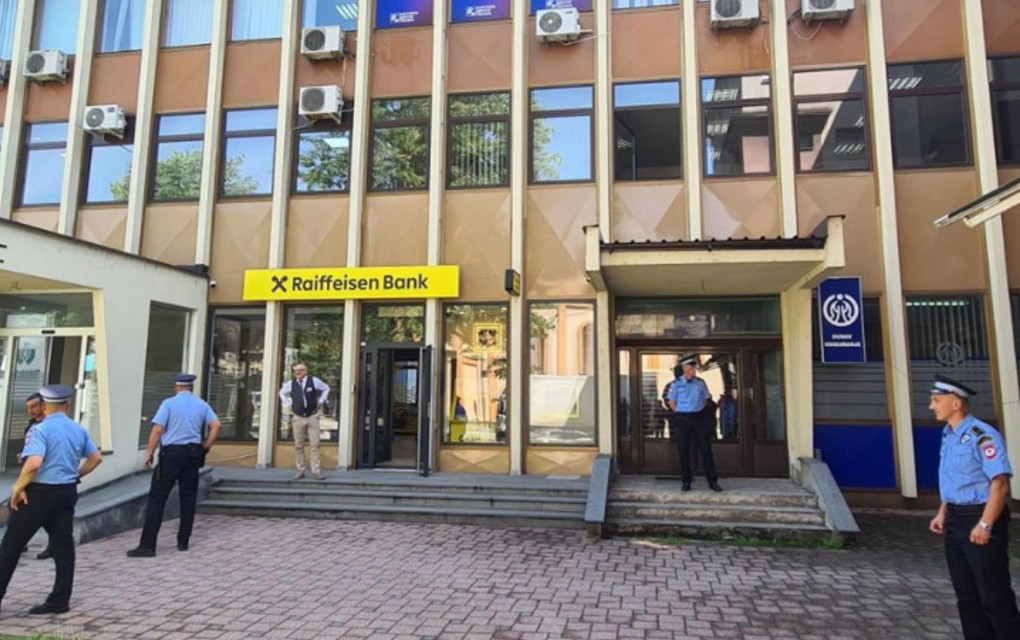 Policija ZVANIČNO: Privedena tri lica! Sumanja se na korupciju i mito – Mediji tvrde uhapšeni Miličević, Dubravac i Jašarević