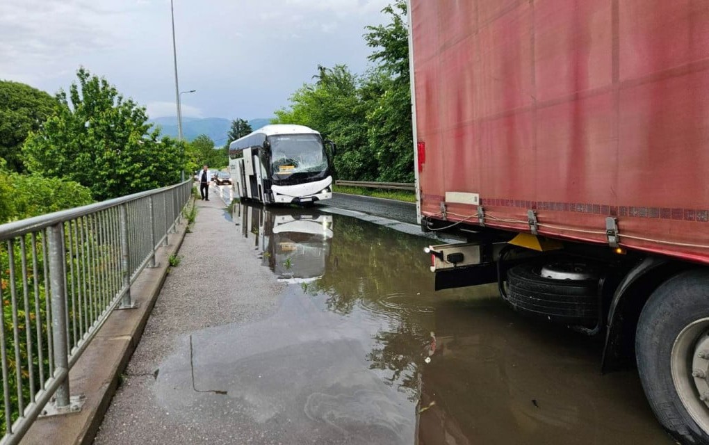 Autobus iz Banjaluke imao udes kod Mostara