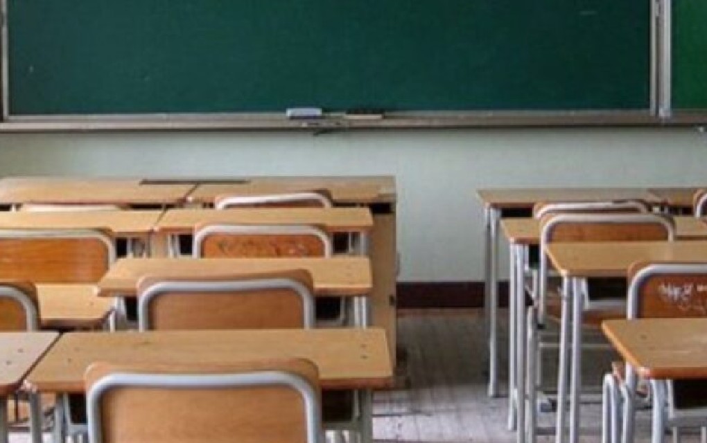 Profesor osumnjičen da je imao seksualni odnos sa učenicom