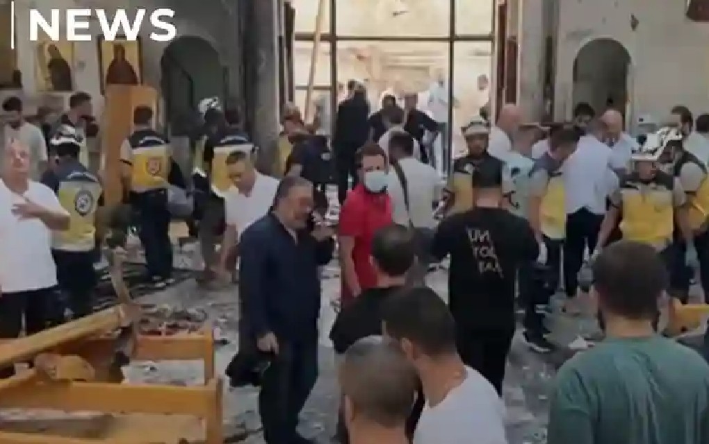Bombaš samoubica se raznio u crkvi, desetine mrtvih