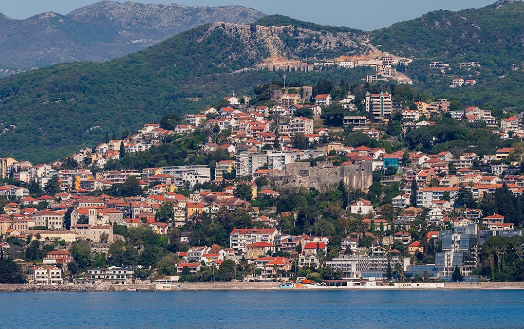 Uhapsili državljanina BiH, terete ga za prevare „teške“ 240.500 evra