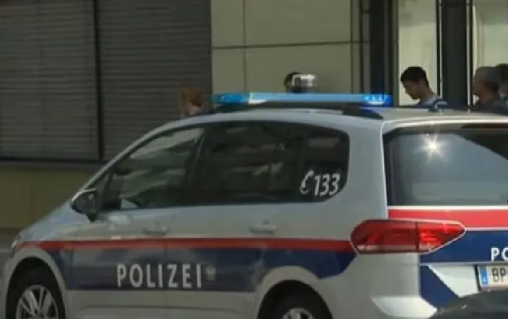 Mladić (22) pobio đake u učionici u Gracu, pucao im u glavu: Kod sebe imao pištolj i sačmaricu