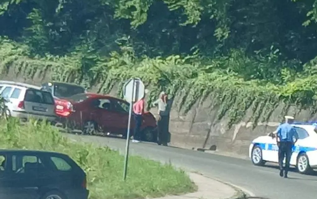 Udes na putu za Manjaču, auto udario u potporni zid