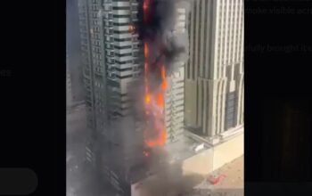 Veliki požar u višespratnici u Dubaiju