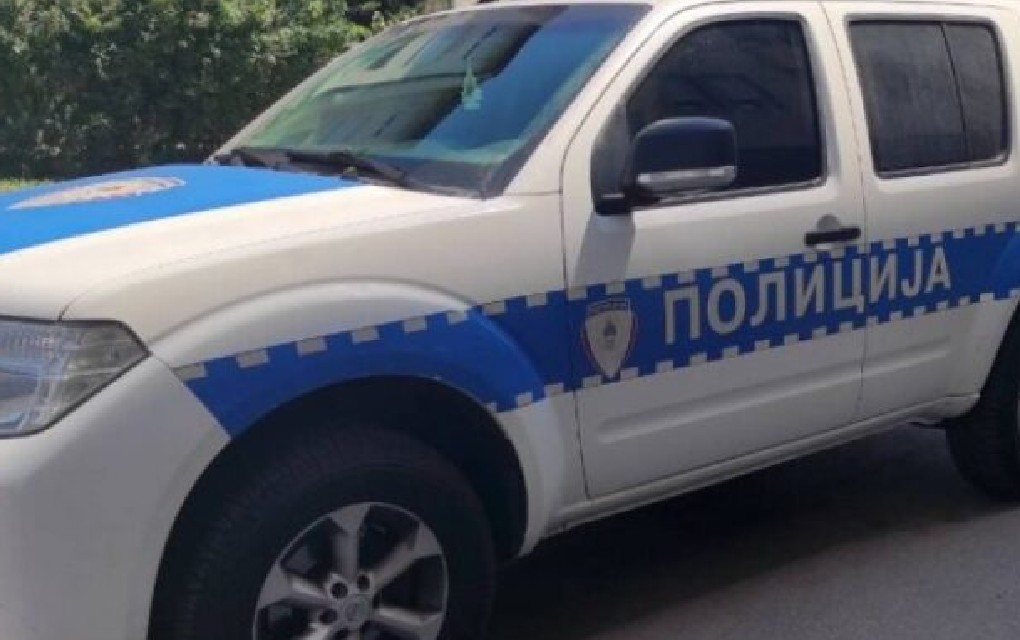 Tri osobe smrtno stradale u sudaru motocikla i automobila