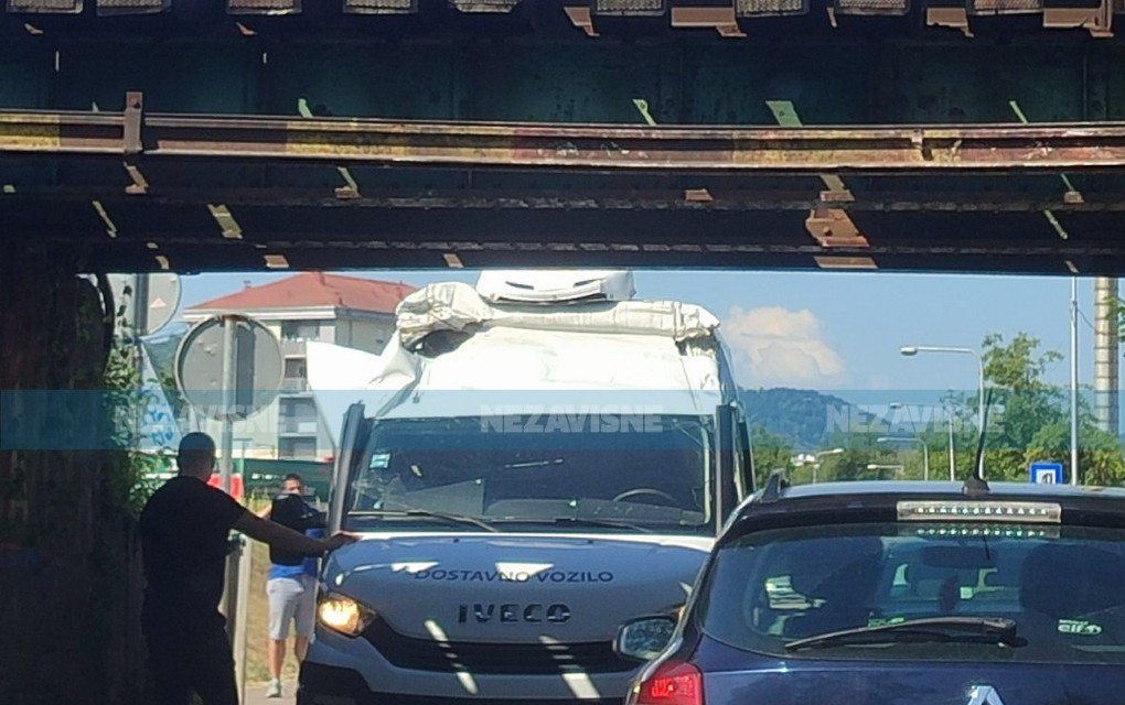 Kombi ponovo udario u nadvožnjak u Banjaluci