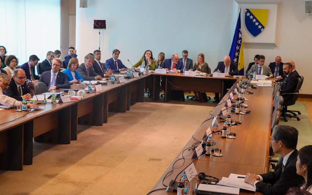 Završen sastanak u Sarajevu: Traži se intervencija Šmita i podrška novoj koaliciji