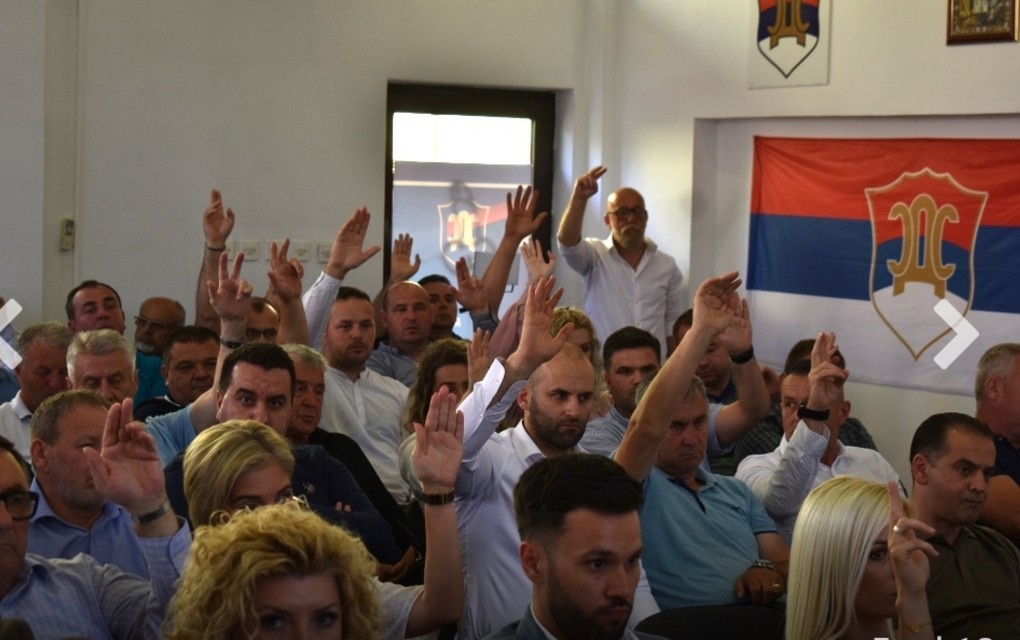 Ognjen Bodiroga, Mirjana Orašanin, Đorđe Miličević, Marinko Božović…. PODNIJELI OSTAVKE U PREDSJEDNIŠTVU SDS-a?!