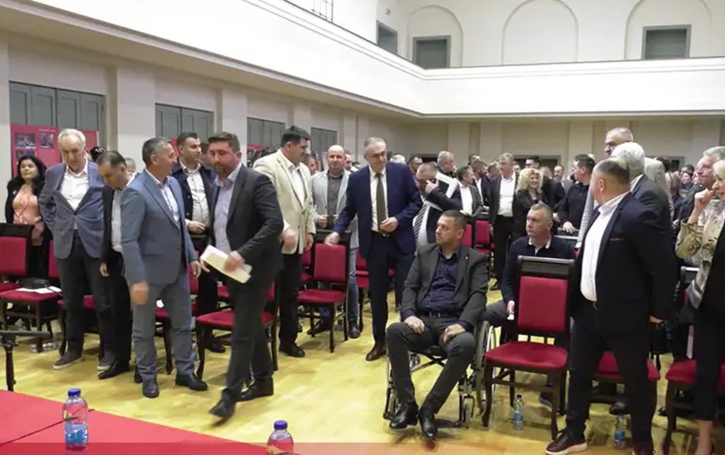 Šta će prije, “vlada u sjeni“ ili smjena Miličevića?