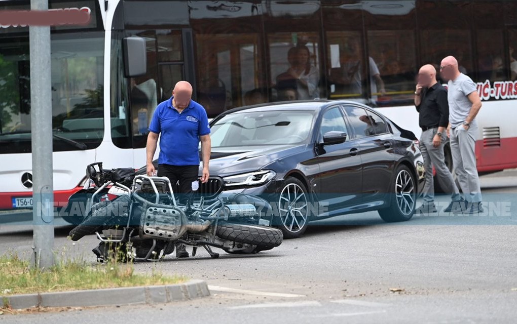 Udes motora i auta u Banjaluci, stvaraju se gužve u saobraćaju
